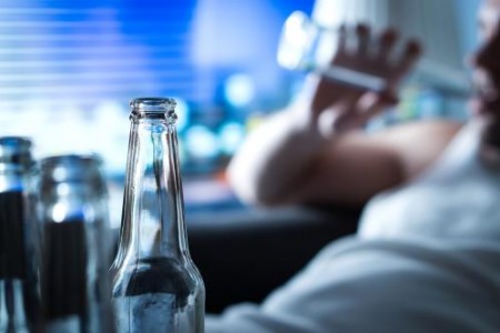 АЛКОХОЛНА АБСТИНЕНЦИЯ- ПРИЧИНИ, СИМПТОМИ И НАЧИН НА ЛЕЧЕНИЕ