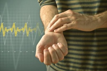 СЪРЦЕБИЕНЕ - ВЪЗМОЖНИ ПРИЧИНИ, СИМПТОМИ И ПЪРВА ПОМОЩ