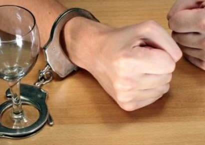 ЗАВИСИМОСТИ | АЛКОХОЛНА, ЕМОЦИОНАЛНА, ХАЗАРАТНА | ЛЕЧЕНИЕ