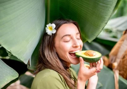 АВОКАДО КАЛОРИИ, ПОЛЗИ. КОЙ НЕ ТРЯБВА ДА ЯДЕ АВОКАДО?