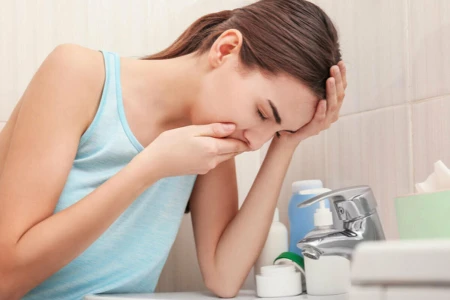 КАК ДА СПРЕМ ПОВРЪЩАНЕТО? ЛЕКАРСТВА И БИЛКИ